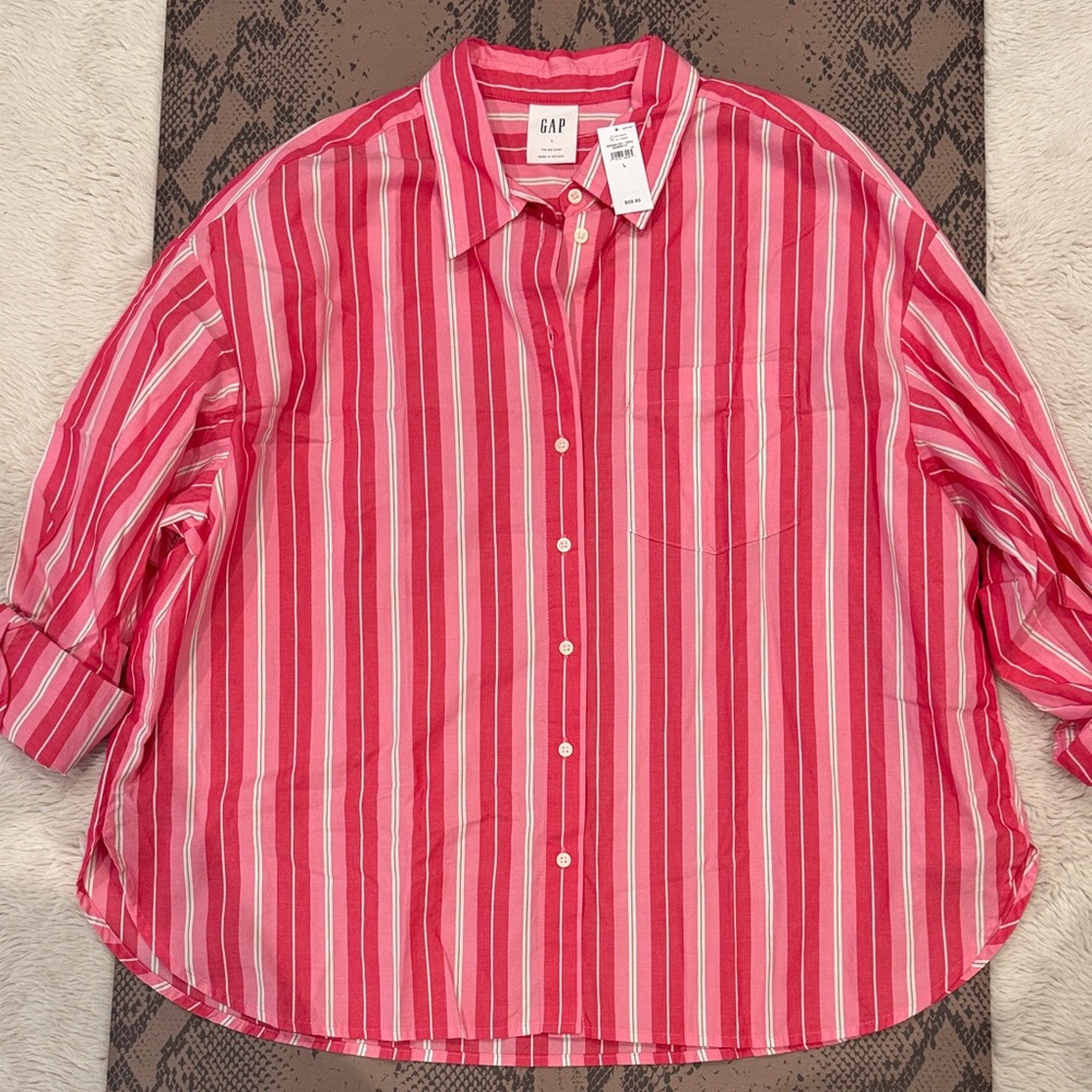 GAP Vibrant Red and White Button-Up Shirt